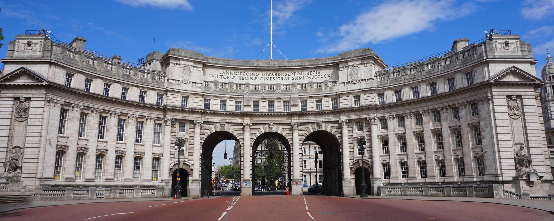 Admiralty Arch in London Admiralty Arch in London