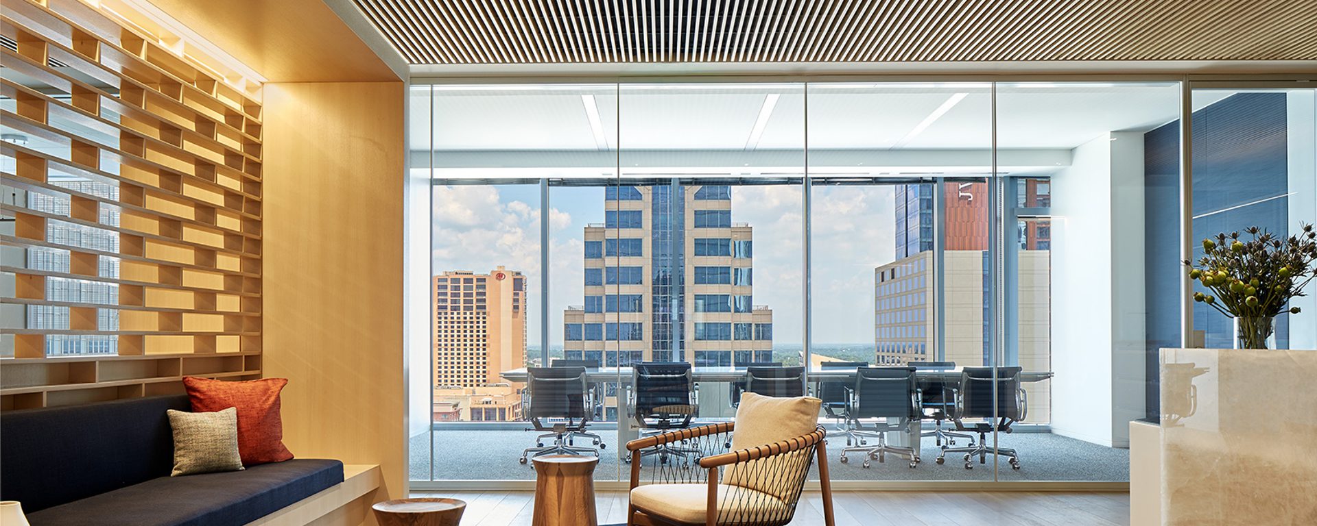 Hiphn Akin Gump Lobby2 Baldinger 160629 Hiphn Akin Gump Lobby2 Baldinger 160629
