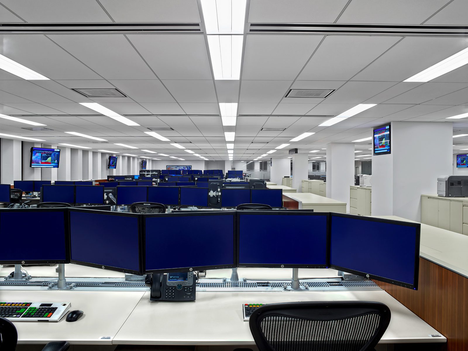 © Ted Moudis Associates